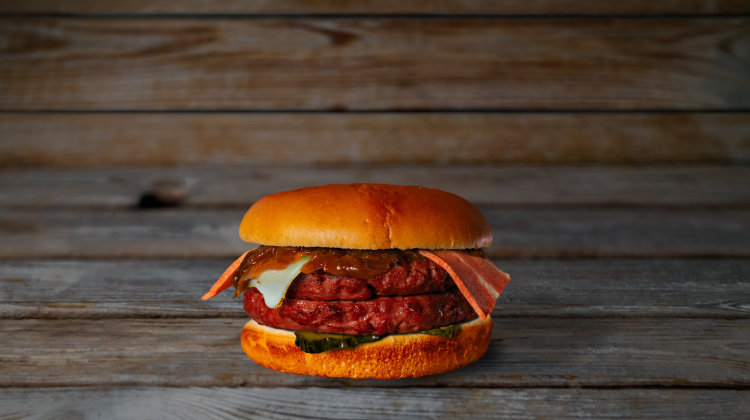 Vegan Bacon Cheese Burguer