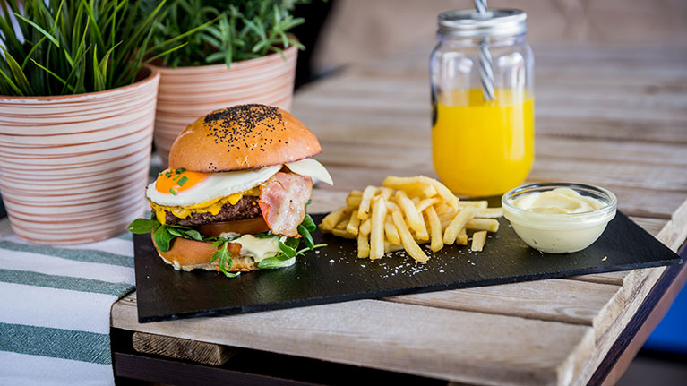 Burger Chivito Yecla33